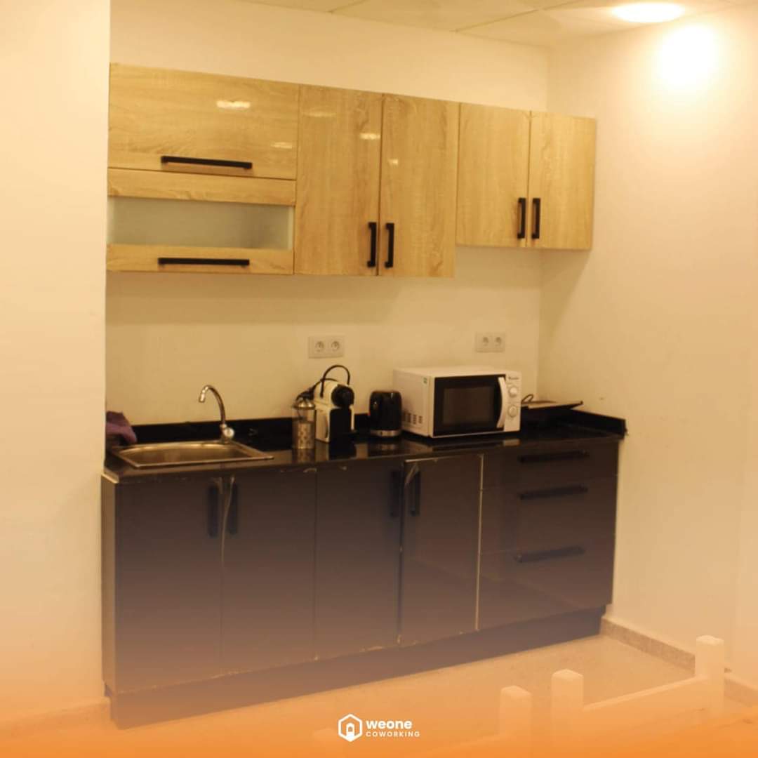 Bureau privé avec mobilier moderne